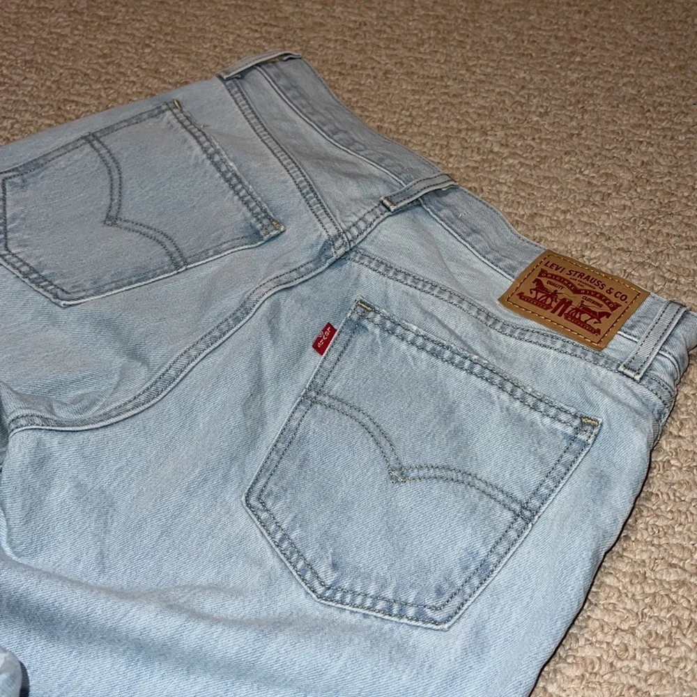 Levi’s Women Low Pro Straight Jeans - Picture 9 of 11
